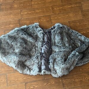 ASPEN FAUX FUR CAPE